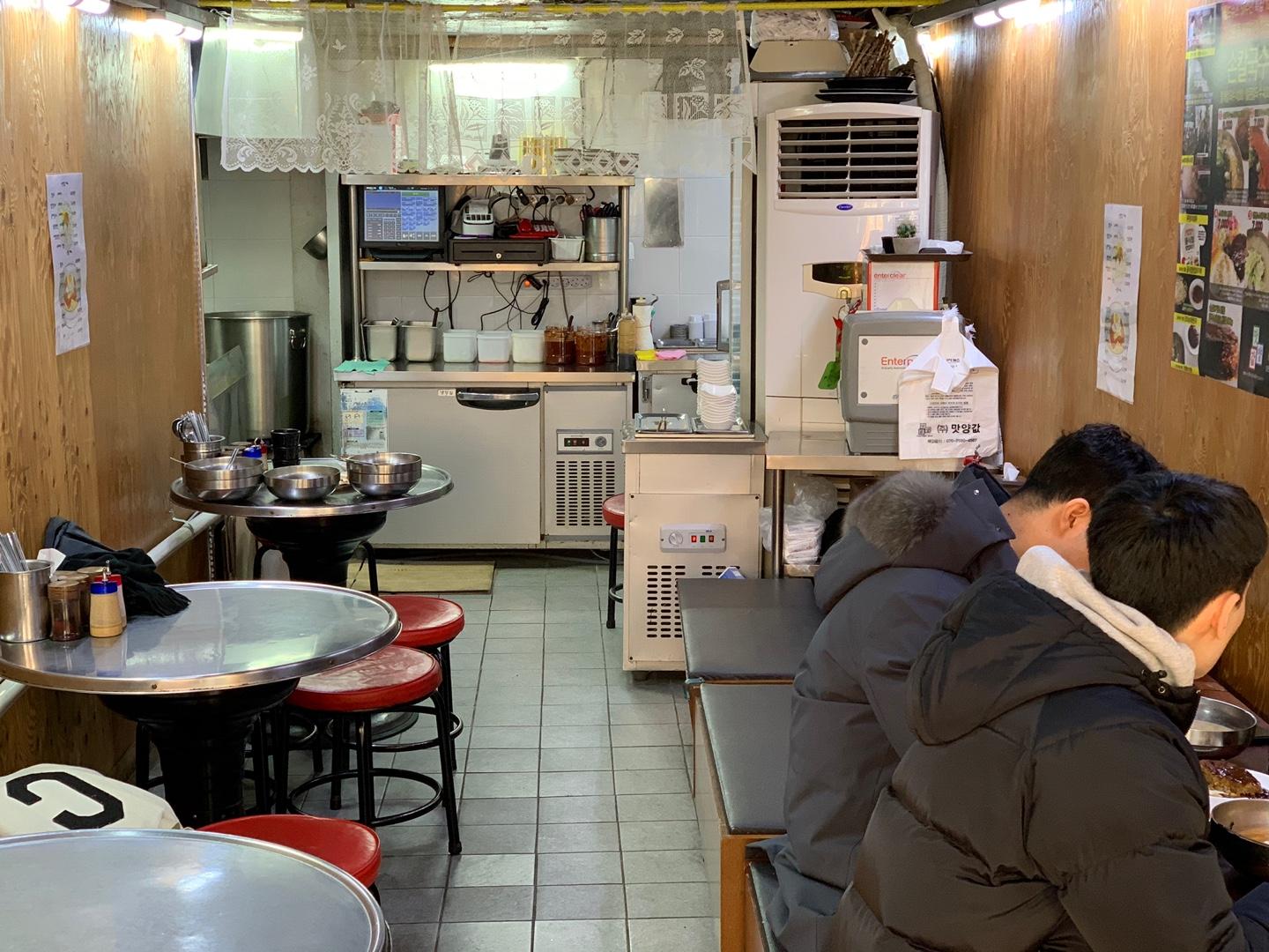 Mat Yang Gab | Mangwon For only ₩6,000 you get noodle soup and hamburger steak